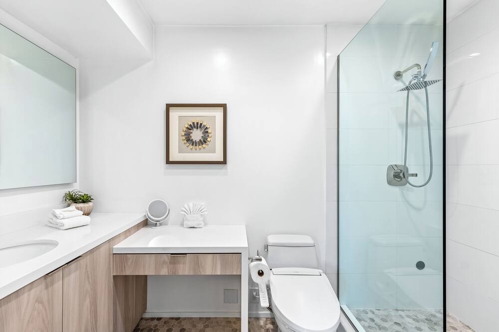 Photo of Bathroom in Sunrise Vista Chino