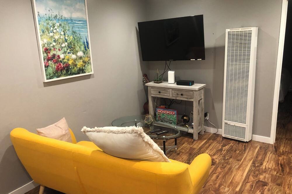 Photo of Livingroom in Belmont