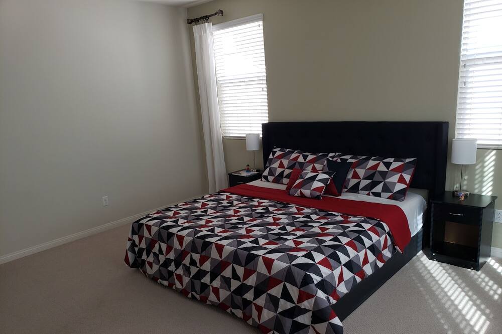 Photo of Bedroom in Rialto