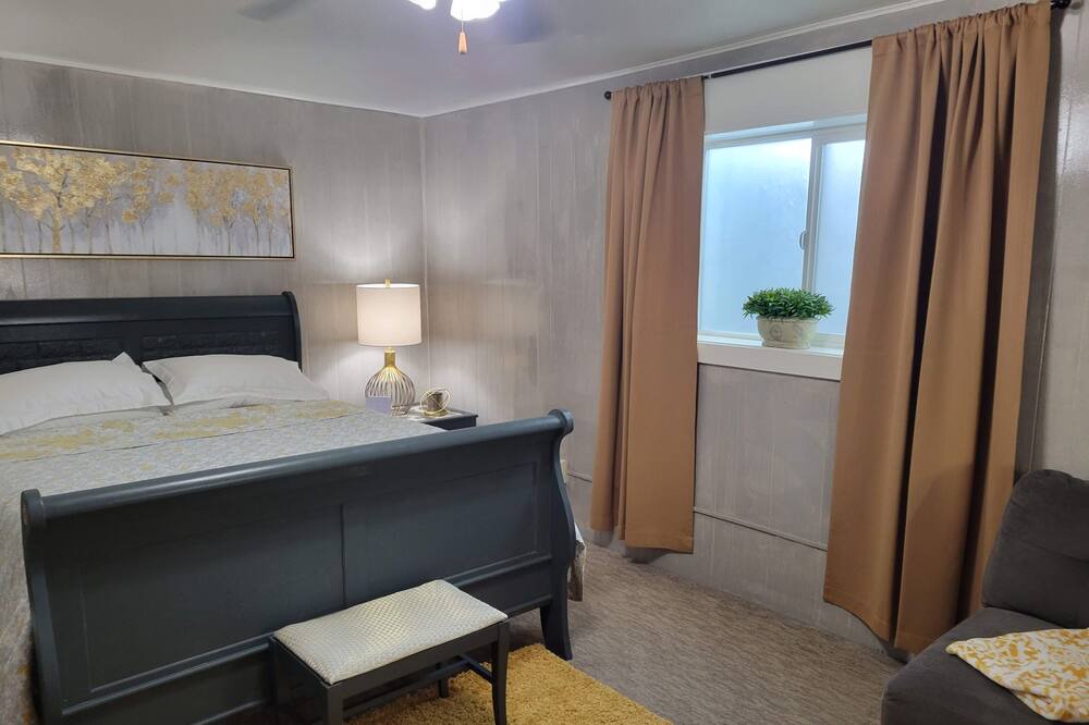 Photo of Bedroom in Altamont