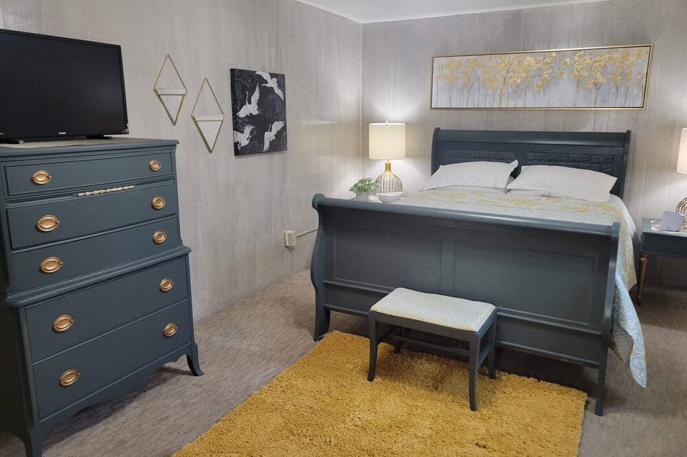 Photo of Bedroom in Altamont