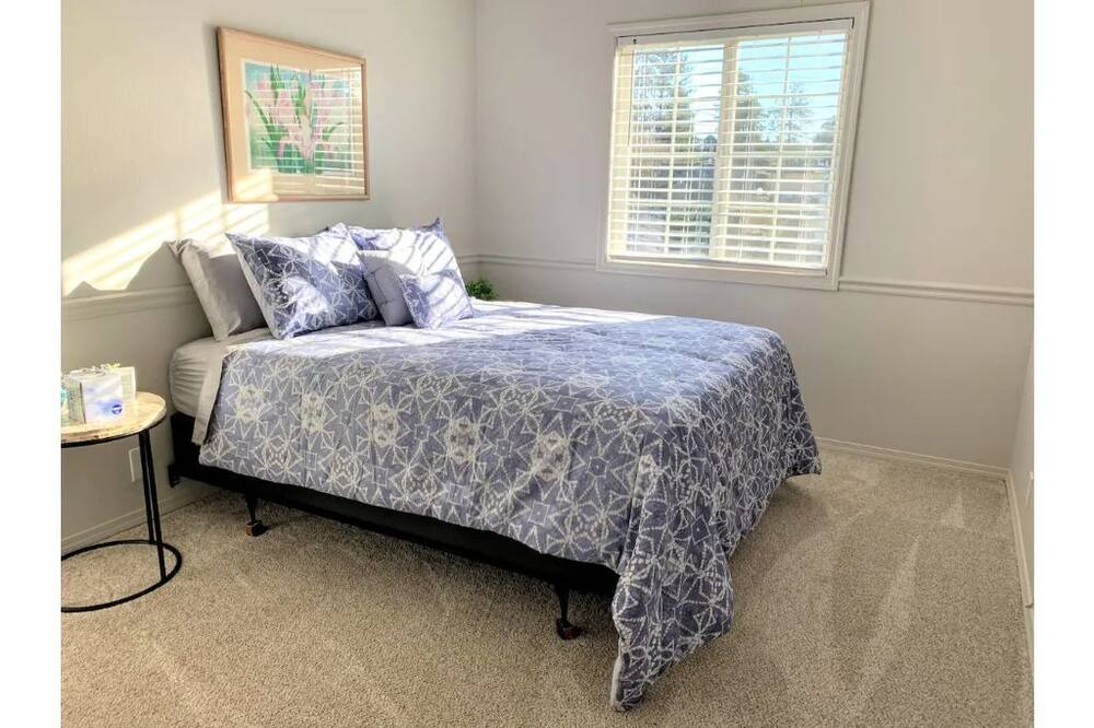 Photo of Bedroom in Eureka