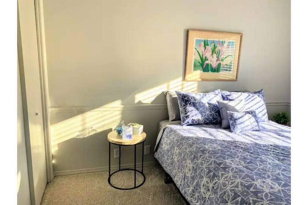 Photo of Bedroom in Eureka