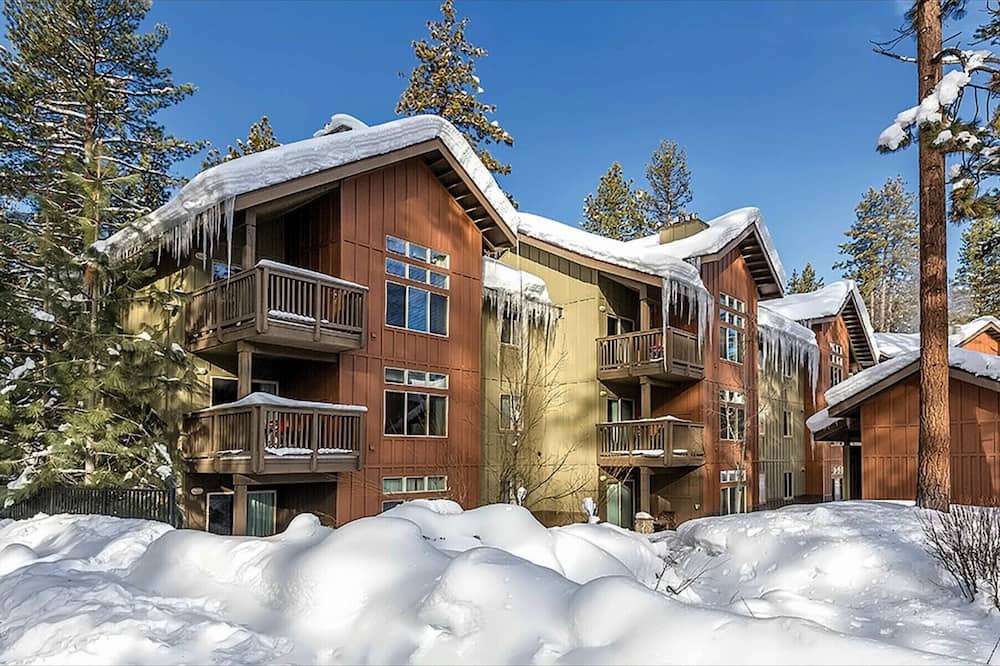 Photo of Outdoor in Round Hill Village
