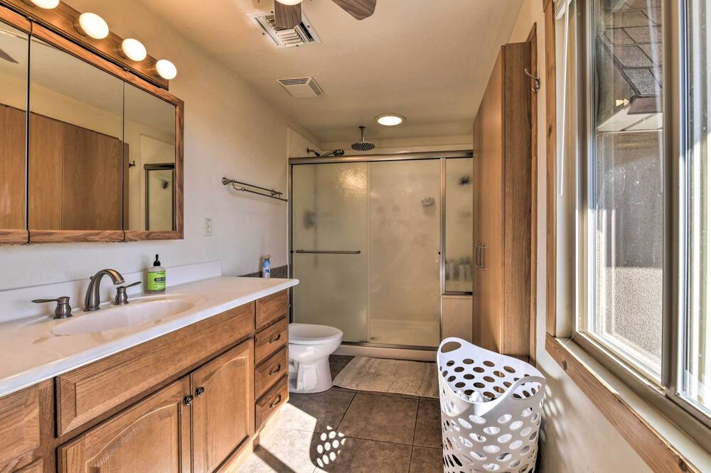 Photo of Bathroom in Queen Valley
