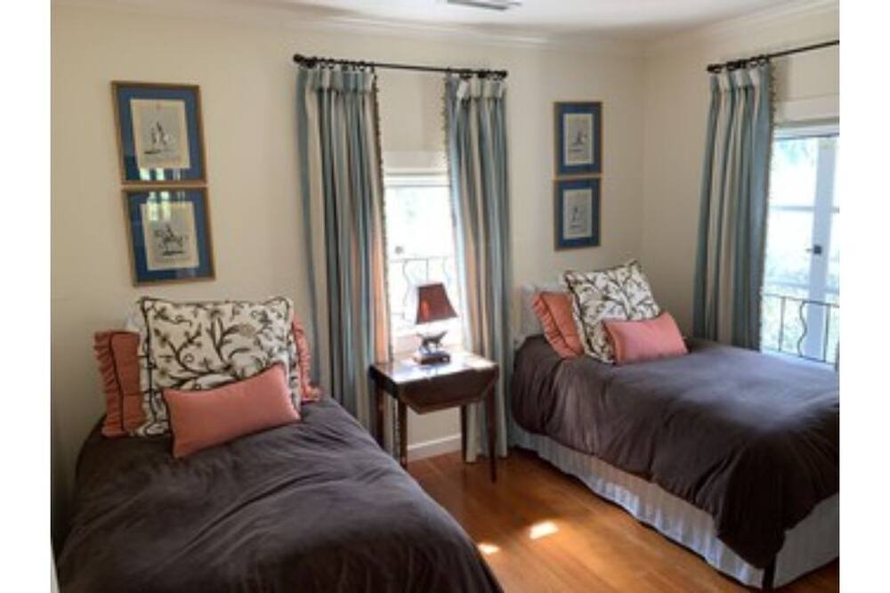 Photo of Bedroom in Yountville