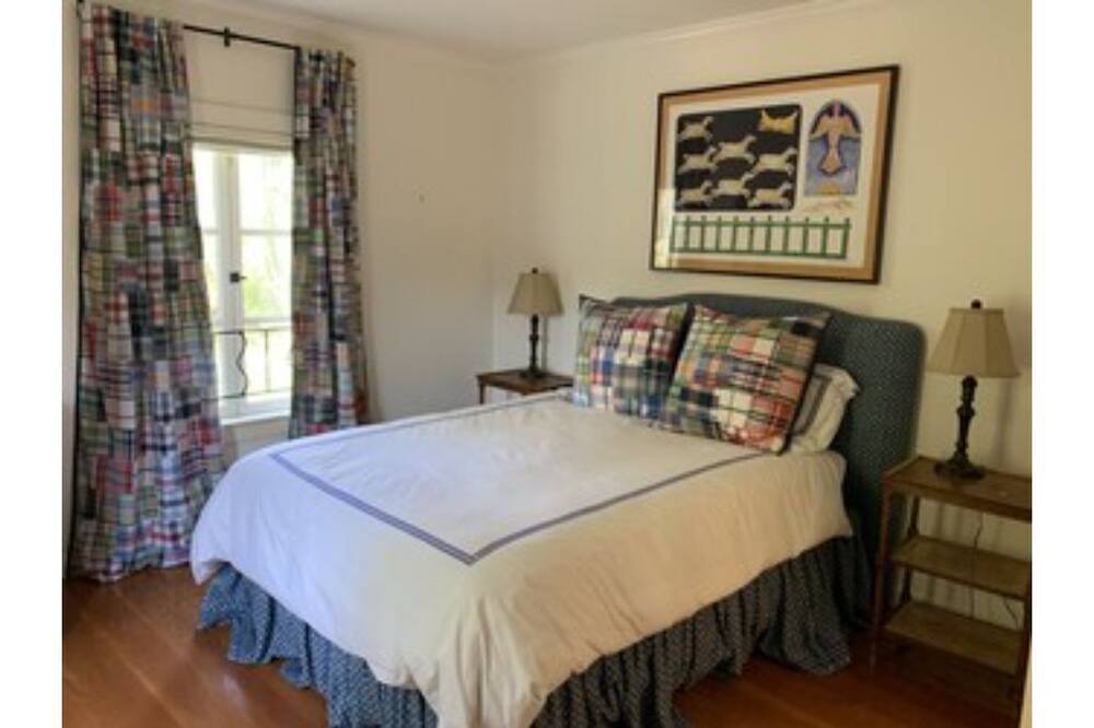 Photo of Bedroom in Yountville