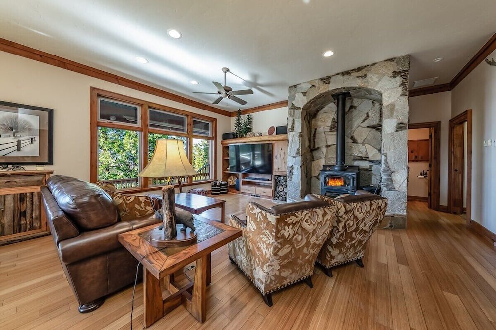 Photo of Bedroom in Shaver Lake