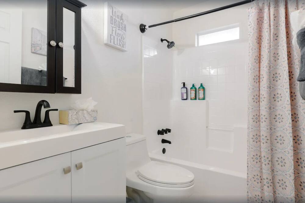 Photo of Bathroom in Entertainment District