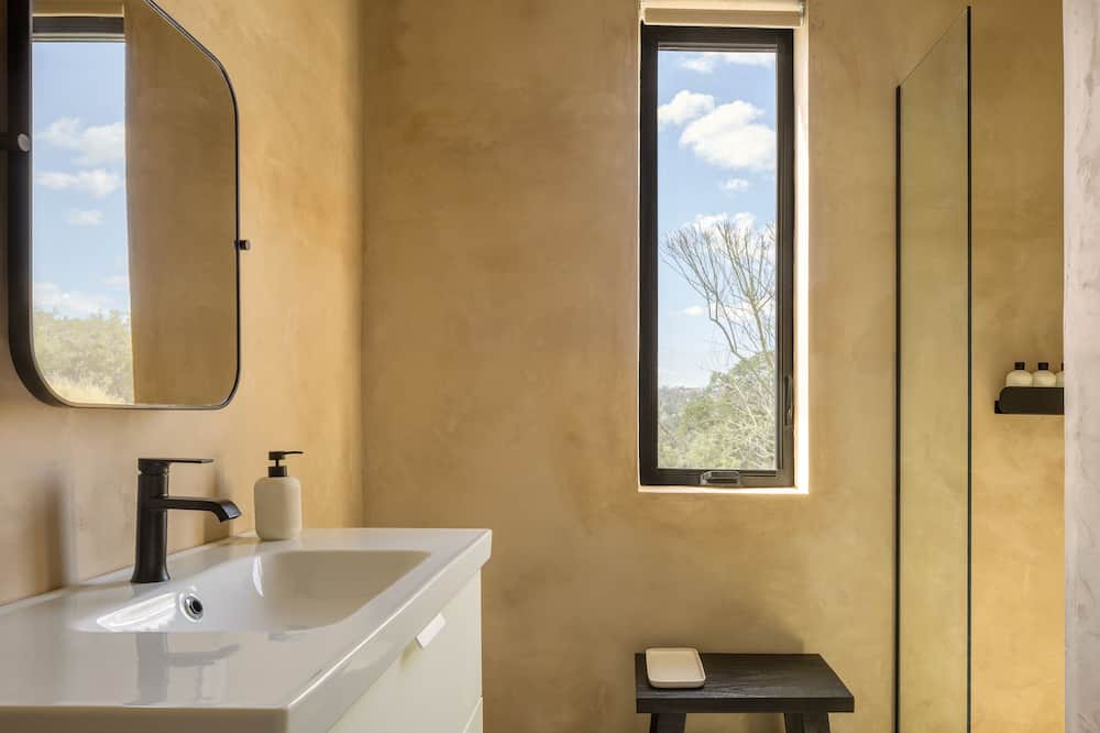 Photo of Bathroom in Yosemite Lakes