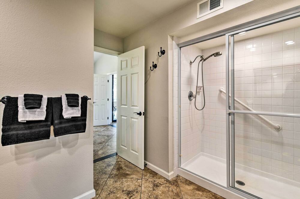 Photo of Bathroom in Sunrise Vista Chino