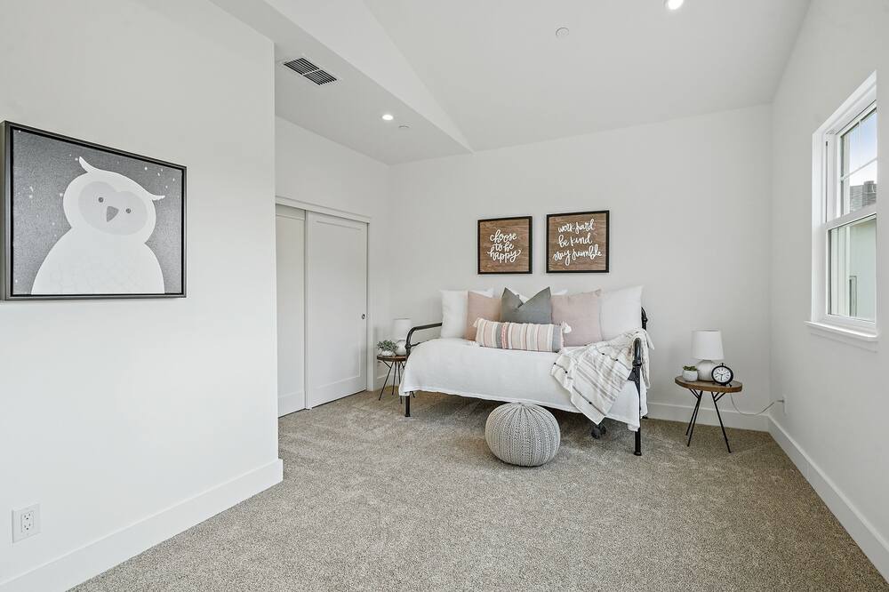 Photo of Bedroom in Pleasant Hill