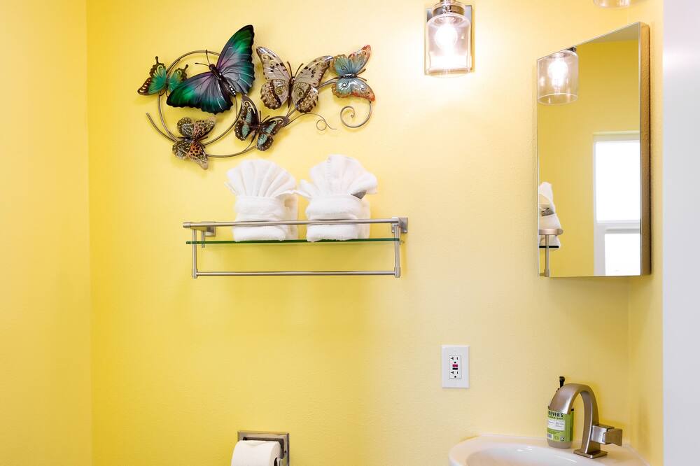 Photo of Bathroom in Morongo Valley