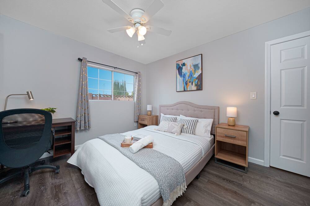 Photo of Bedroom in Orange