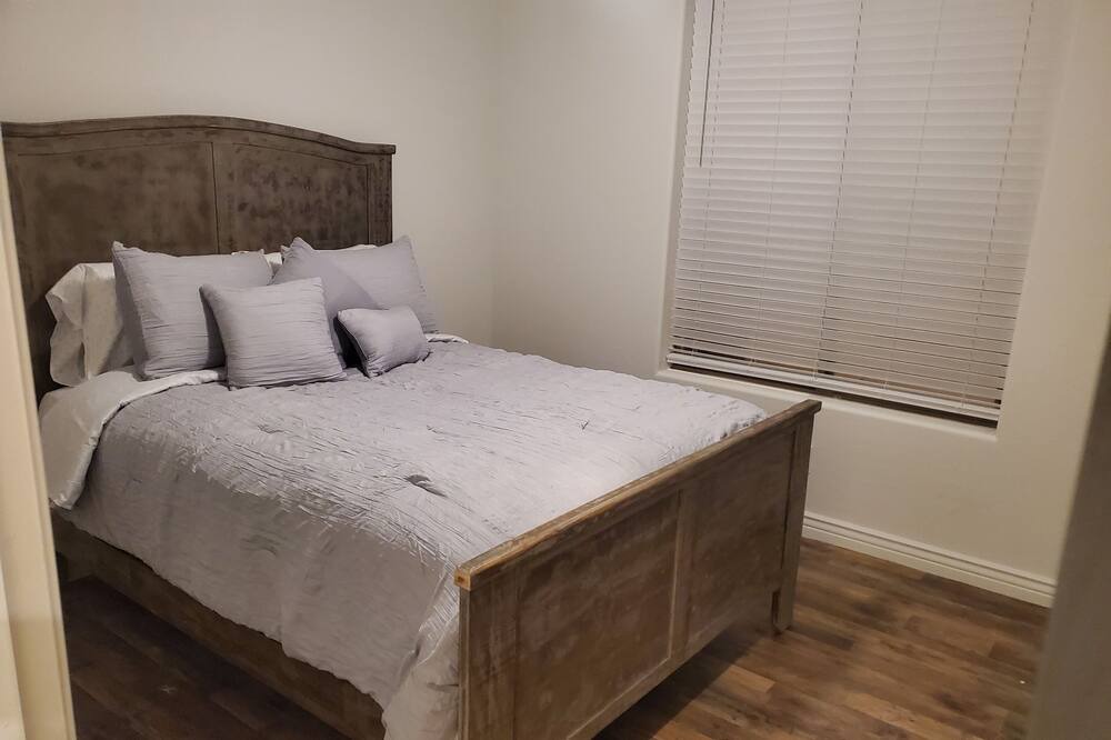 Photo of Bedroom in South Mountain