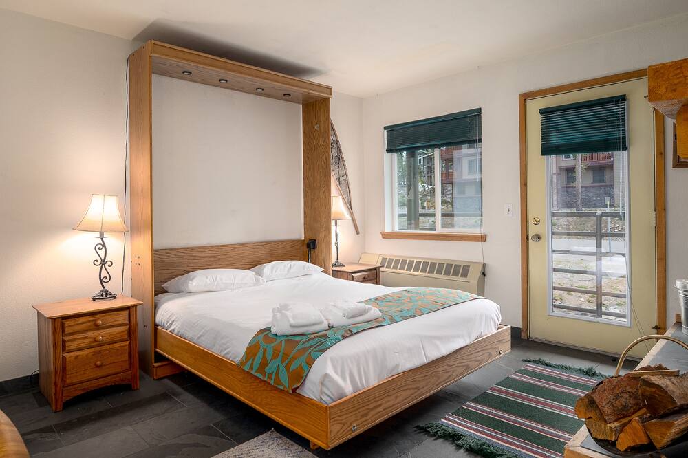 Photo of Bedroom in Kirkwood