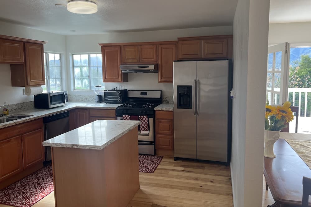Photo of Kitchen in Lake Elsinore
