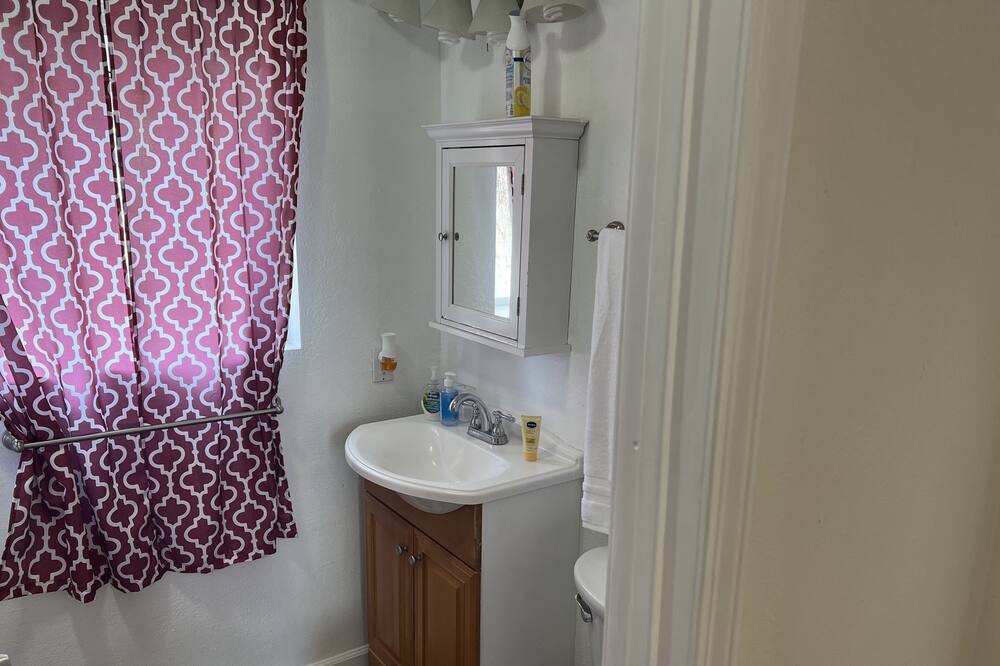 Photo of Bathroom in Lake Elsinore