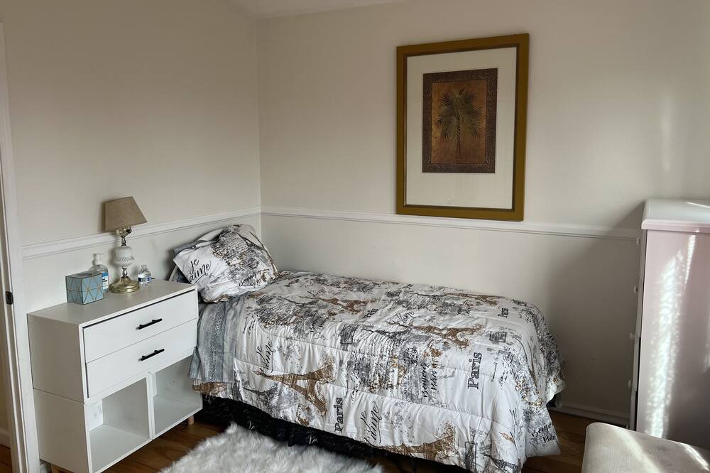 Photo of Bedroom in Lake Elsinore