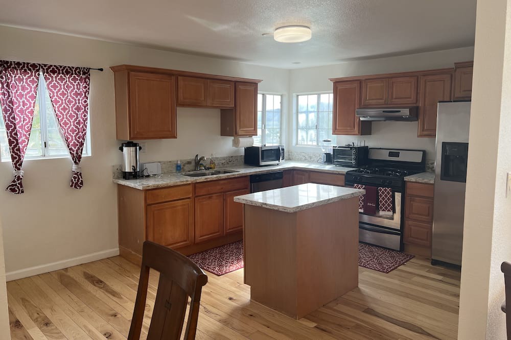 Photo of Kitchen in Lake Elsinore