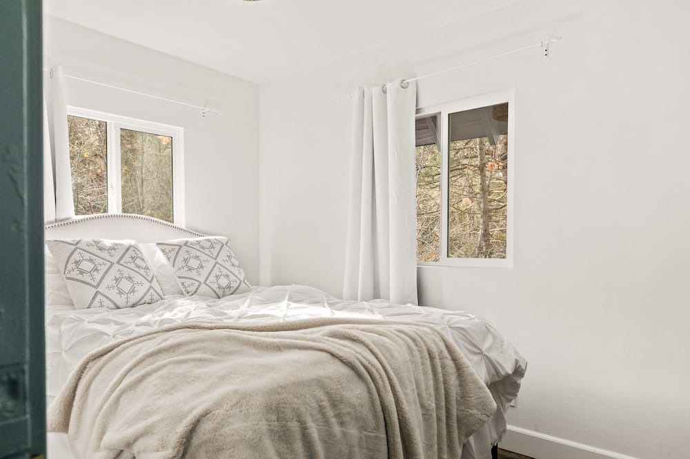 Photo of Bedroom in Patton