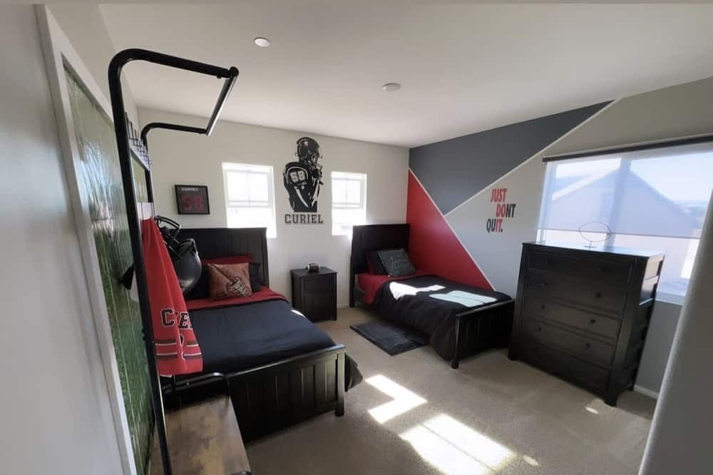 Photo of Bedroom in Victorville