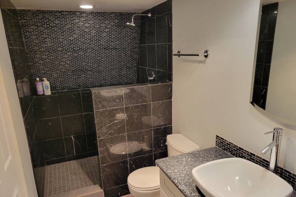Photo of Bathroom in Woodwinds