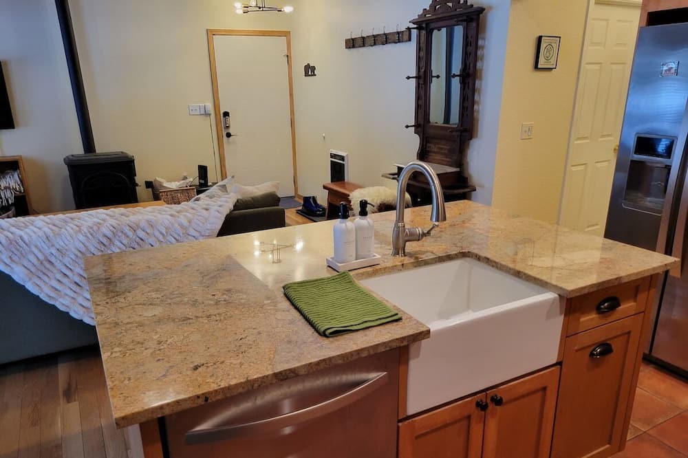 Photo of Kitchen in Woodwinds