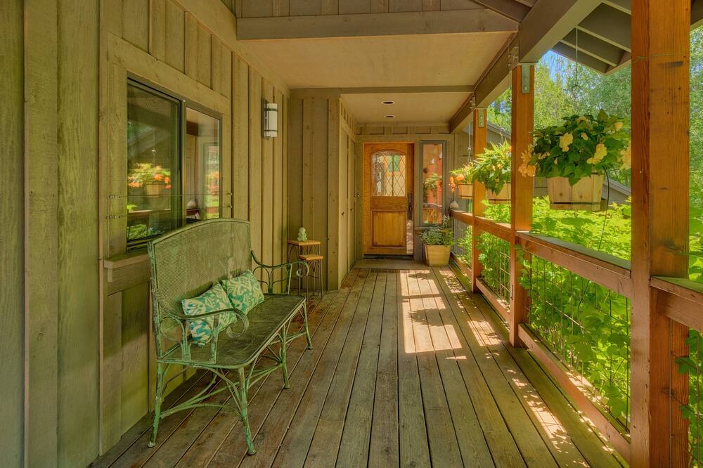 Photo of Outdoor in Comstock Acres