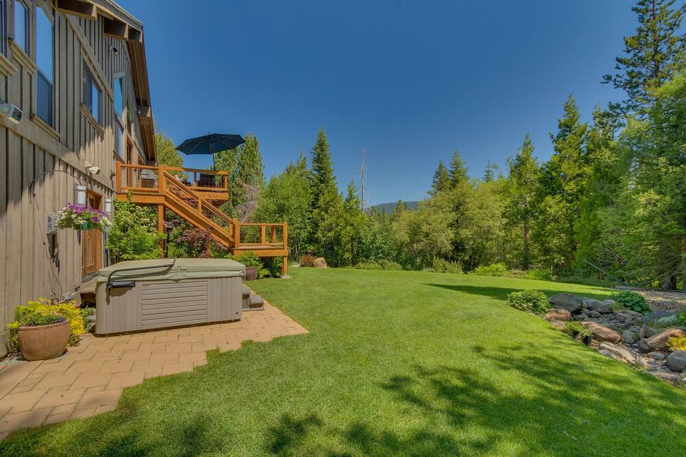 Photo of Outdoor in Comstock Acres