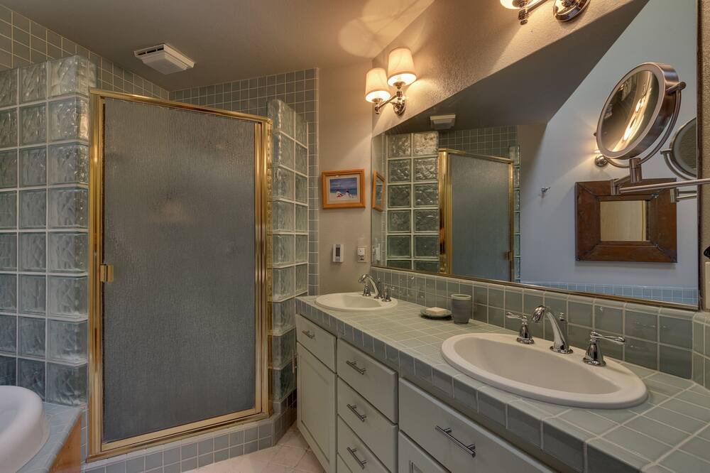 Photo of Bathroom in Comstock Acres