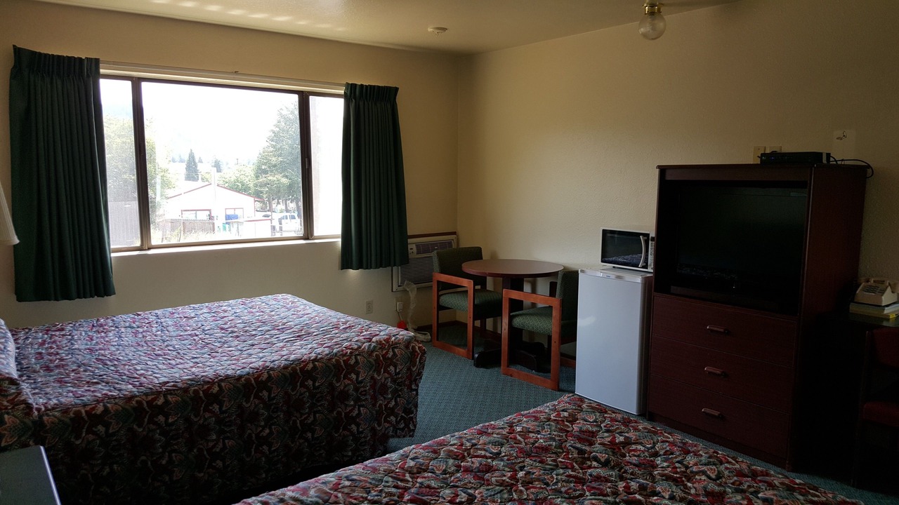Photo of Bedroom in Roseburg