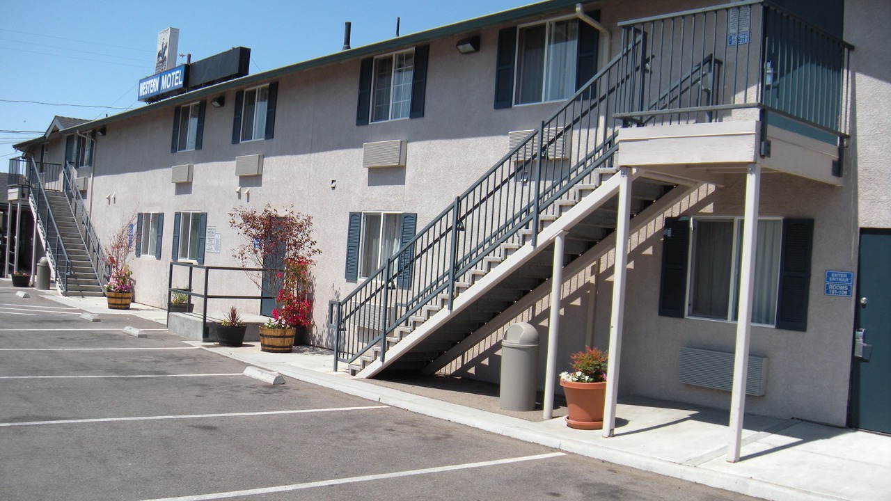 Photo of Buildings in Salinas