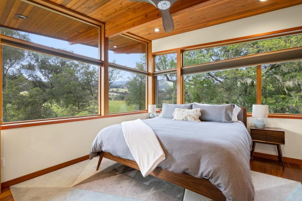 Photo of Bedroom in Geyserville