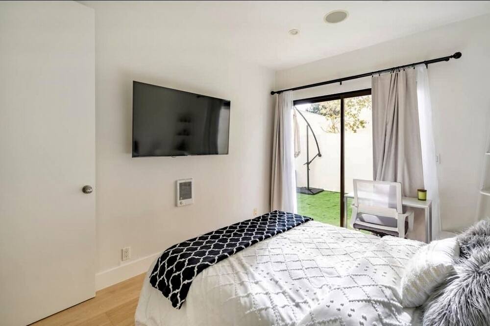 Photo of Bedroom in Lower Pacific Heights