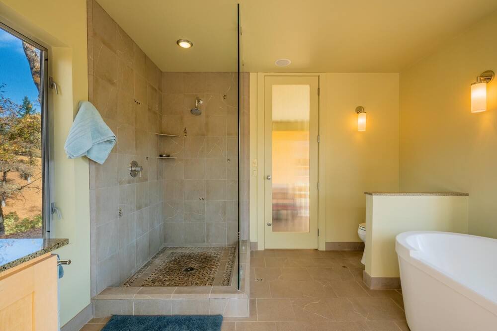 Photo of Bathroom in Ukiah
