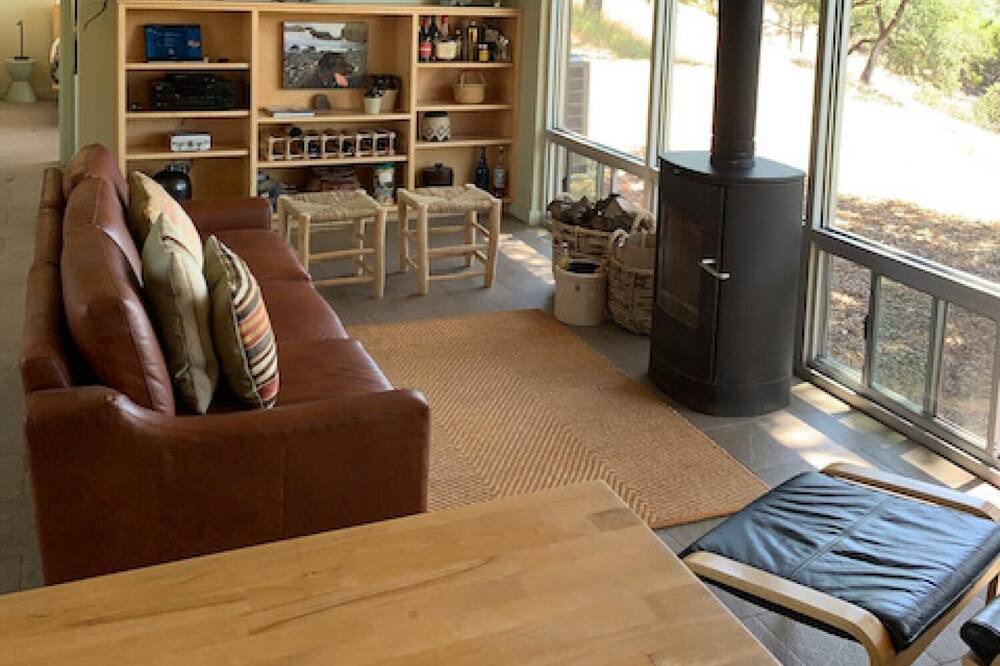 Photo of Livingroom in Ukiah