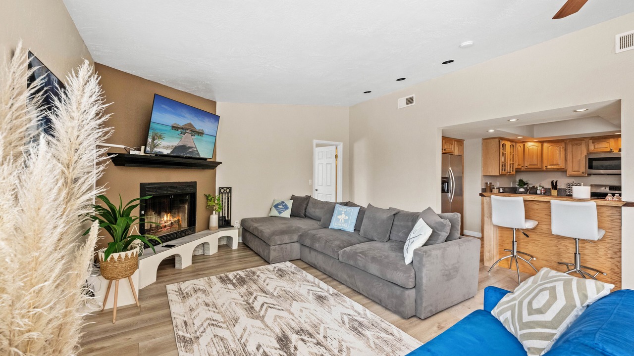 Photo of Livingroom in North Valley