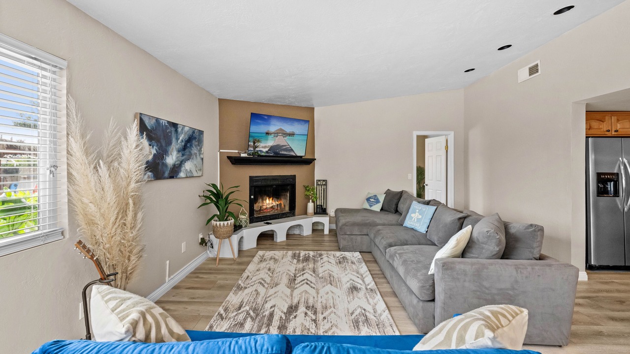 Photo of Livingroom in North Valley