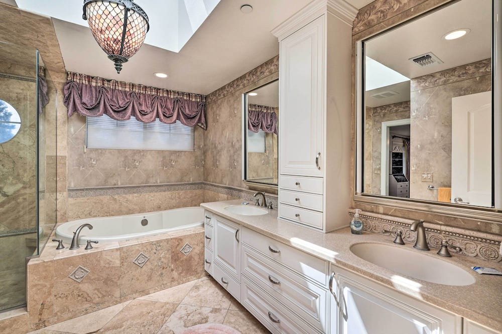 Photo of Bathroom in Galt
