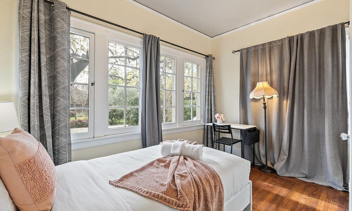 Photo of Bedroom in Crescent Park