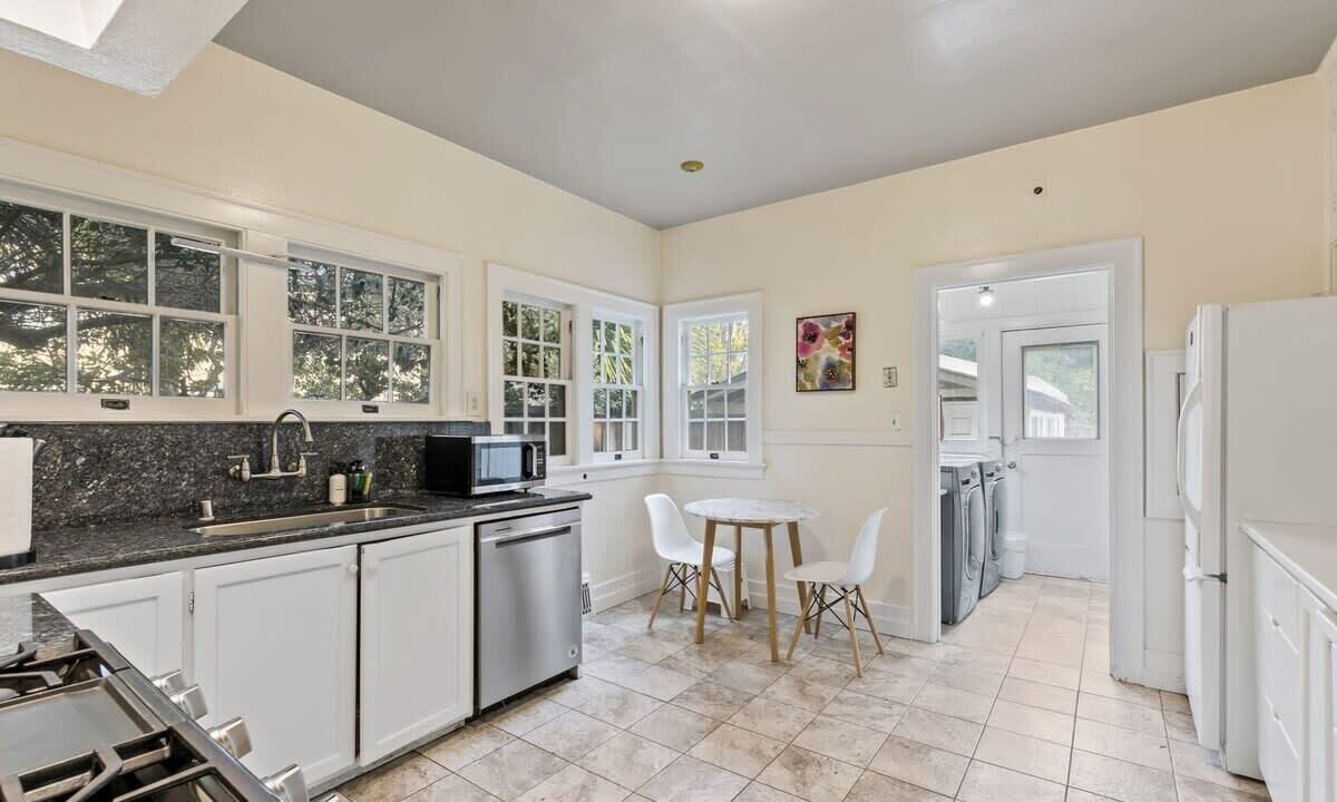 Photo of Kitchen in Crescent Park