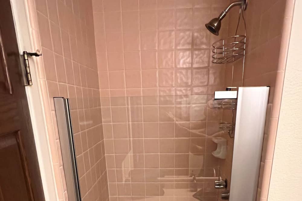 Photo of Bathroom in Roosevelt