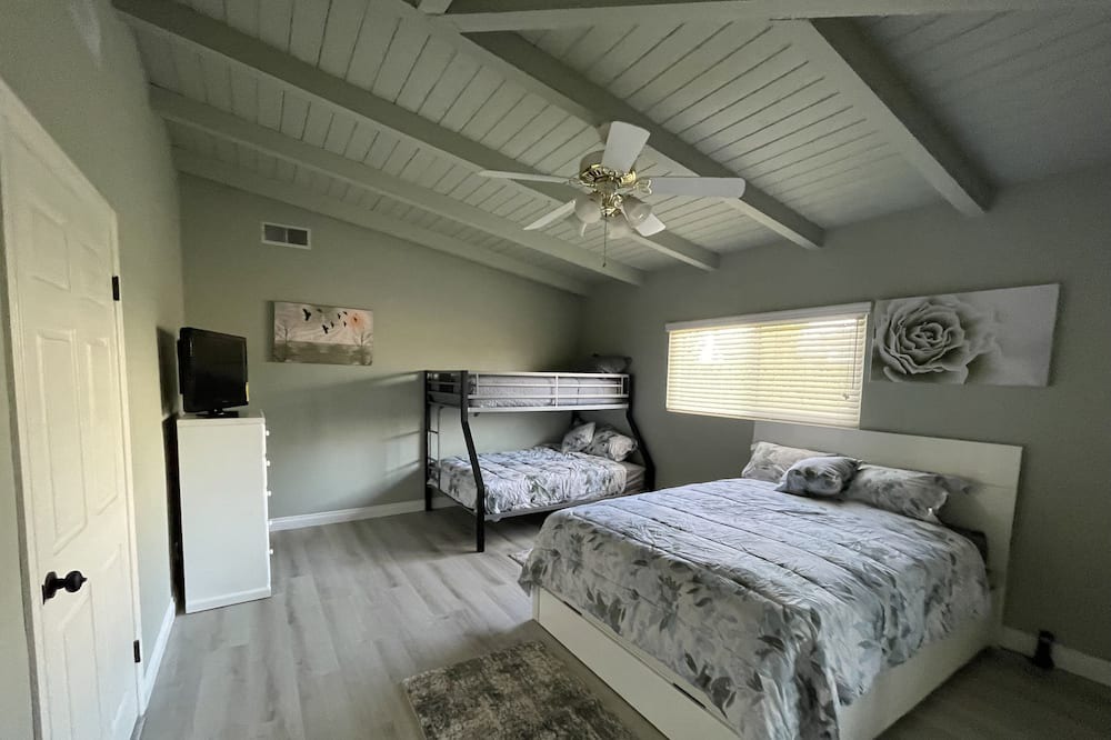 Photo of Bedroom in La Puente