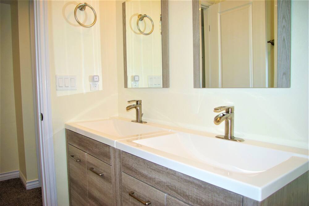 Photo of Bathroom in Swan Canyon