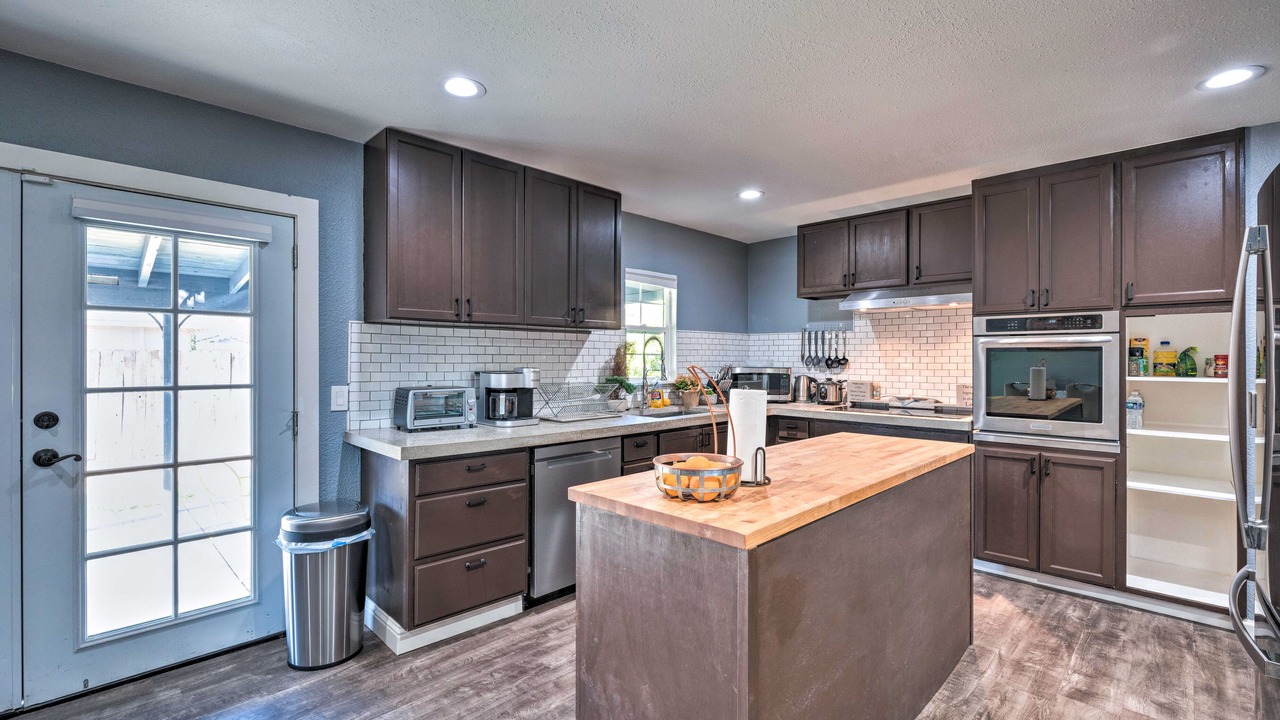 Photo of Kitchen in Southwestern Sacramento