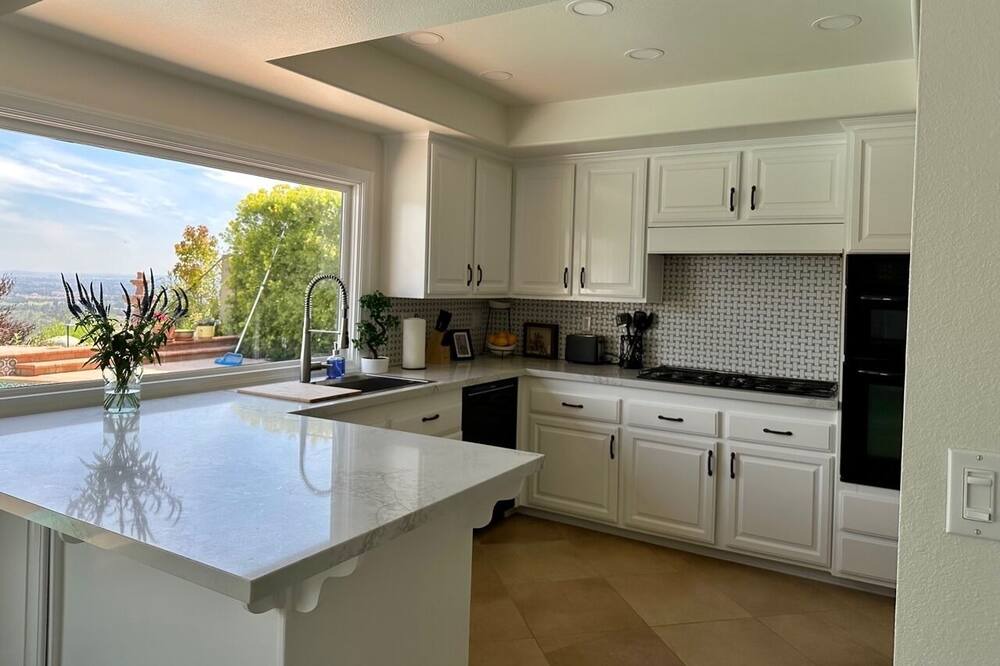 Photo of Kitchen in North Tustin