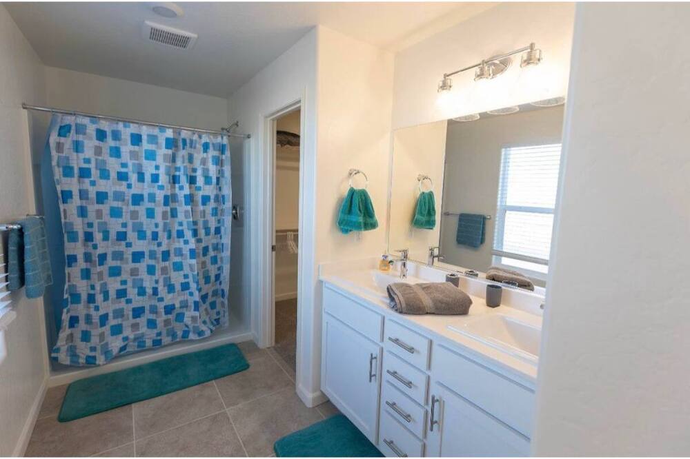 Photo of Bathroom in Merced
