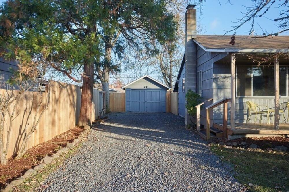 Photo of Outdoor in Western