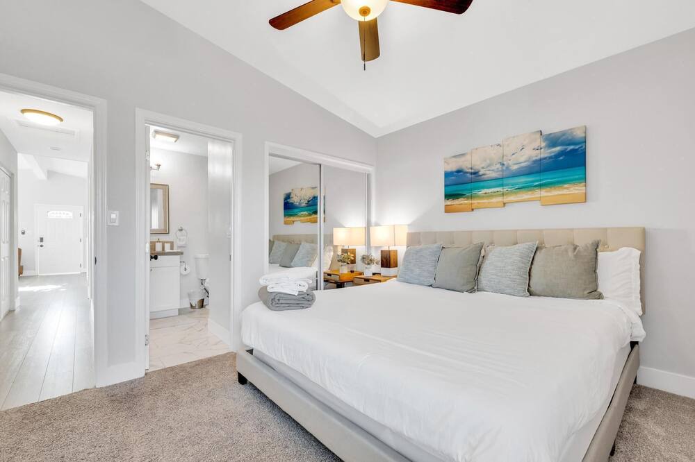 Photo of Bedroom in Lincoln Acres